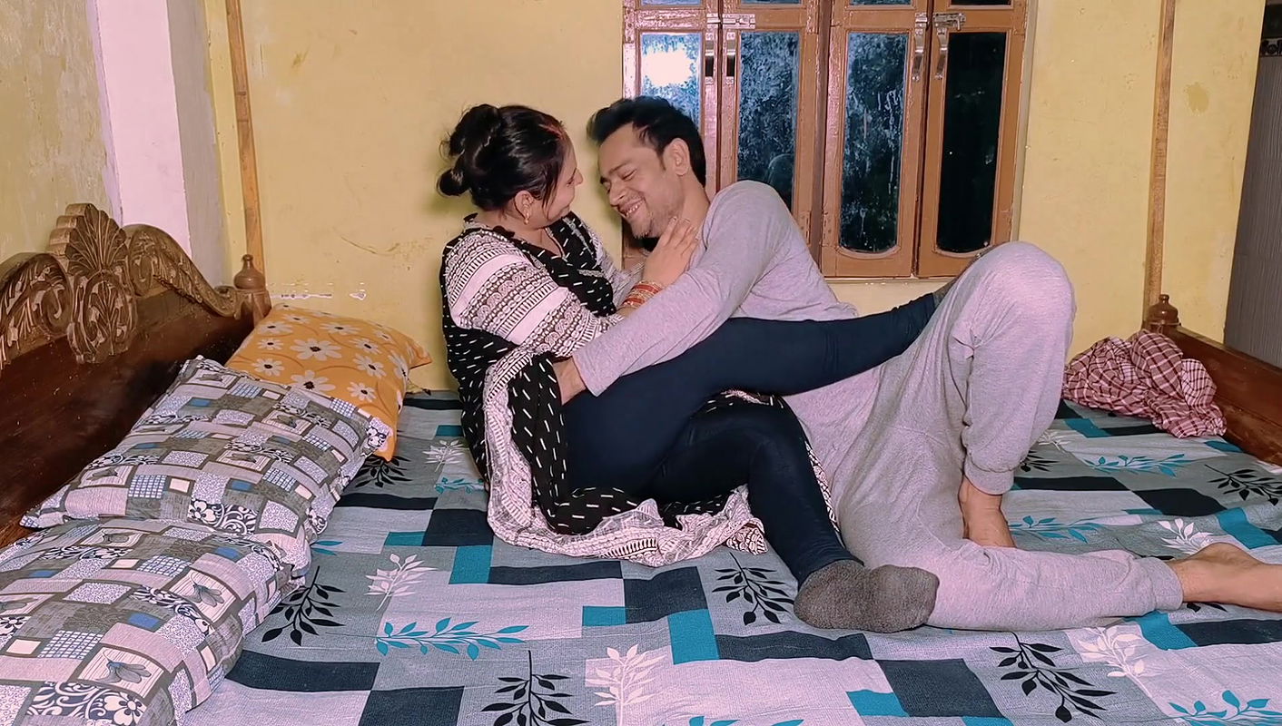 Babe Talking Getting Pleasure Lots of Cum on Butt