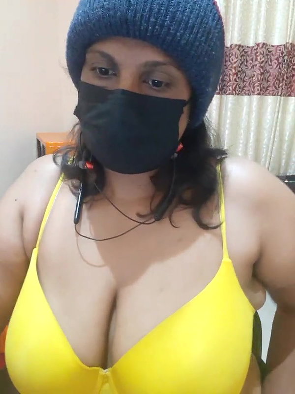 Madam Suzzy Aka Suzzy Bhabhi Cam Show8