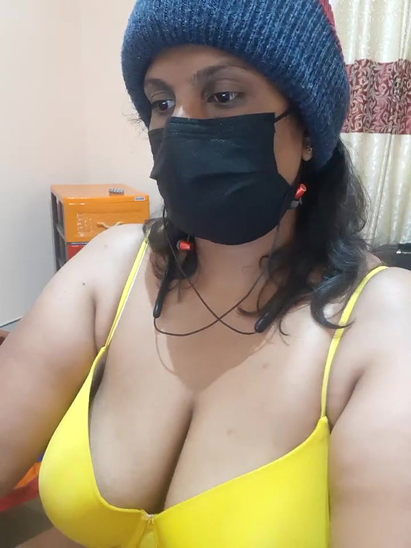 Madam Suzzy Aka Suzzy Bhabhi Cam Show8