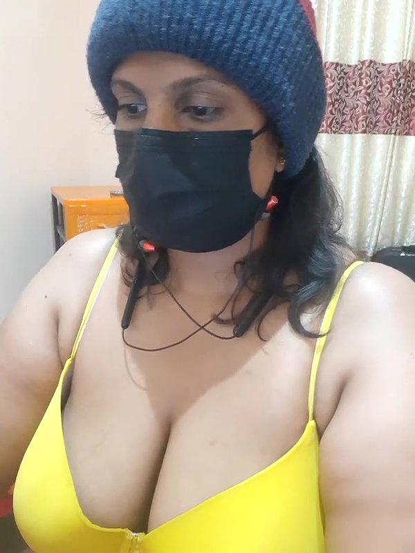 Madam Suzzy Aka Suzzy Bhabhi Cam Show8