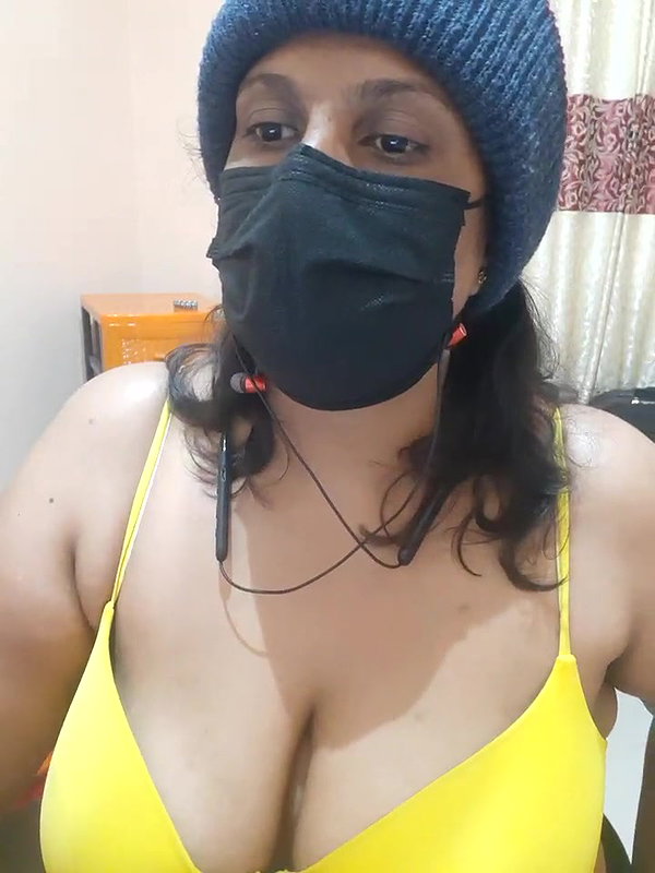 Madam Suzzy Aka Suzzy Bhabhi Cam Show8