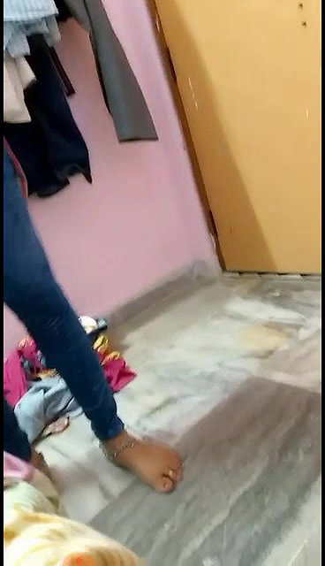 Desi Bhabhi Shows her Boobs