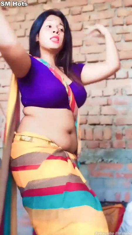 Busty Navel Queen Rakhi Deep Hot Navel Show Hot Saree