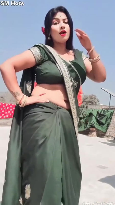Busty Navel Queen Rakhi Deep Hot Navel Show Hot Saree