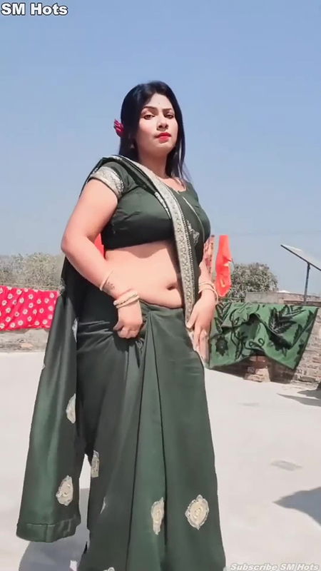 Busty Navel Queen Rakhi Deep Hot Navel Show Hot Saree