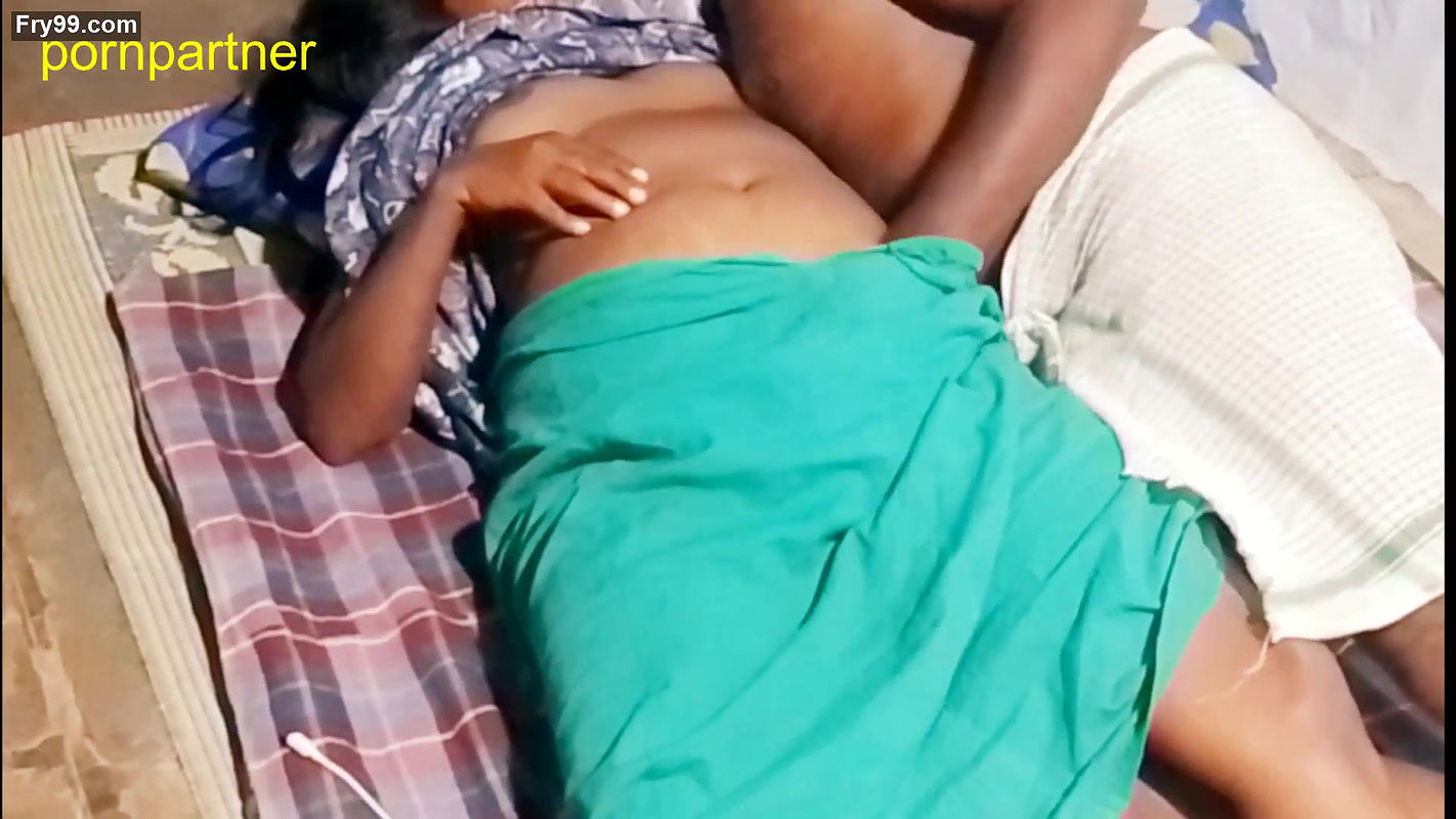 Anu Bhabhi alone at home fucking her boyfriend