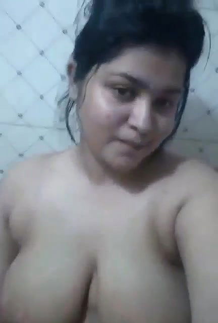 Bangladeshi Beautiful Bigboob Sexy Girl Showing