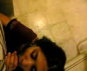 Beautiful sari Babe giving blowjob