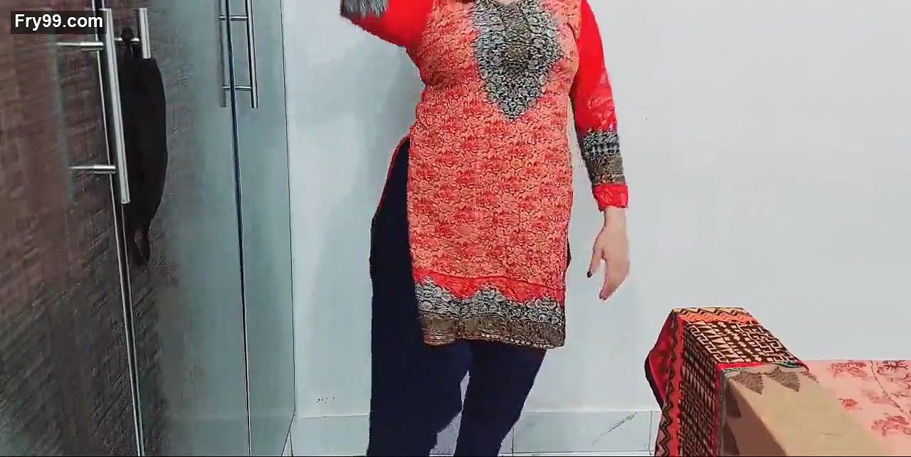 Pakistani Bhabi Teasing Her Boyfriend On Video Call 5 min