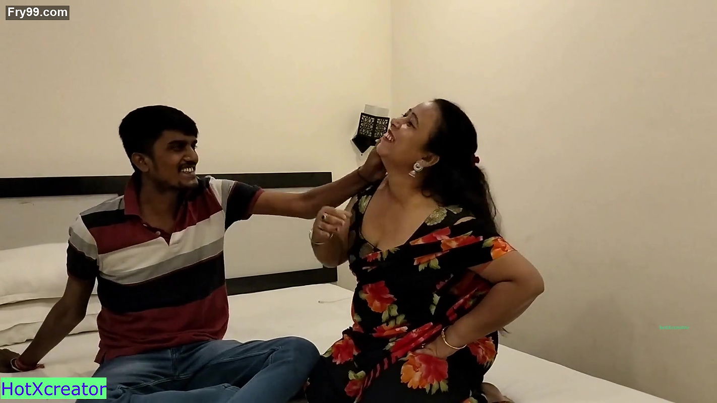 Bengali bhabhi hot amazing XXX sex for rupee!! with clear dirty audio