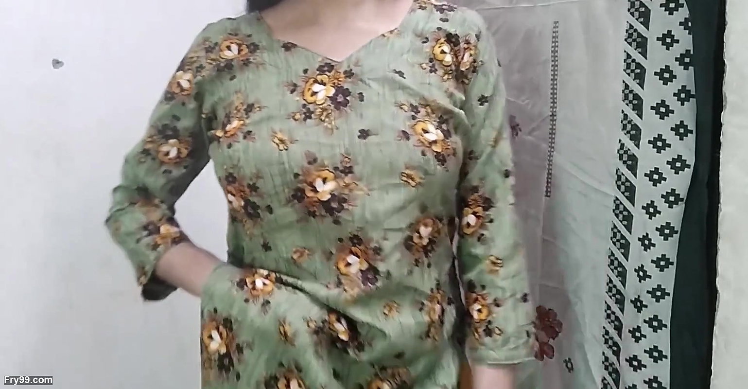 Tusion me aayi girl ko paise dekar pel diya