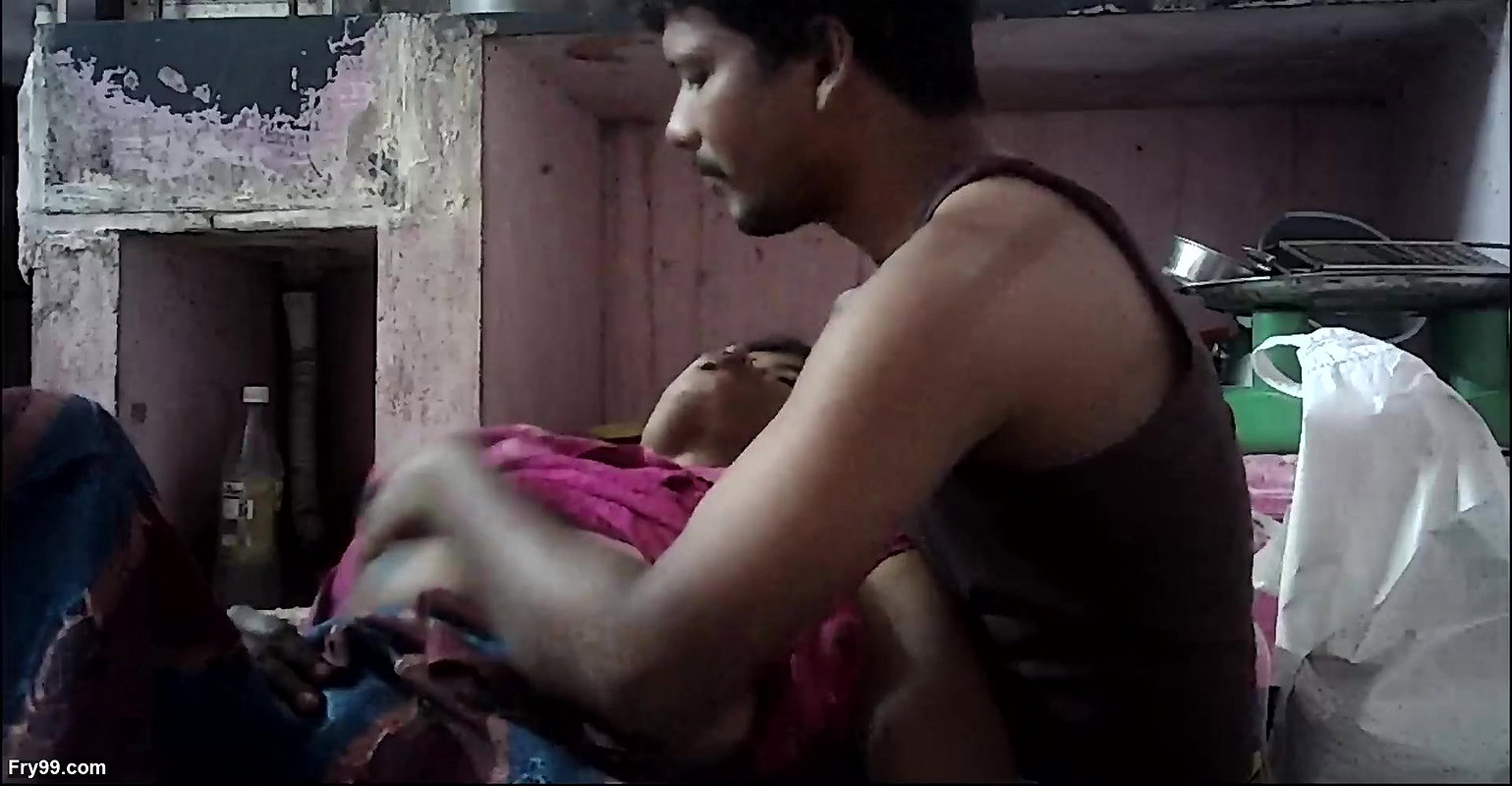 Tamil Indian village house wife and housband hot kissing and romantic movement