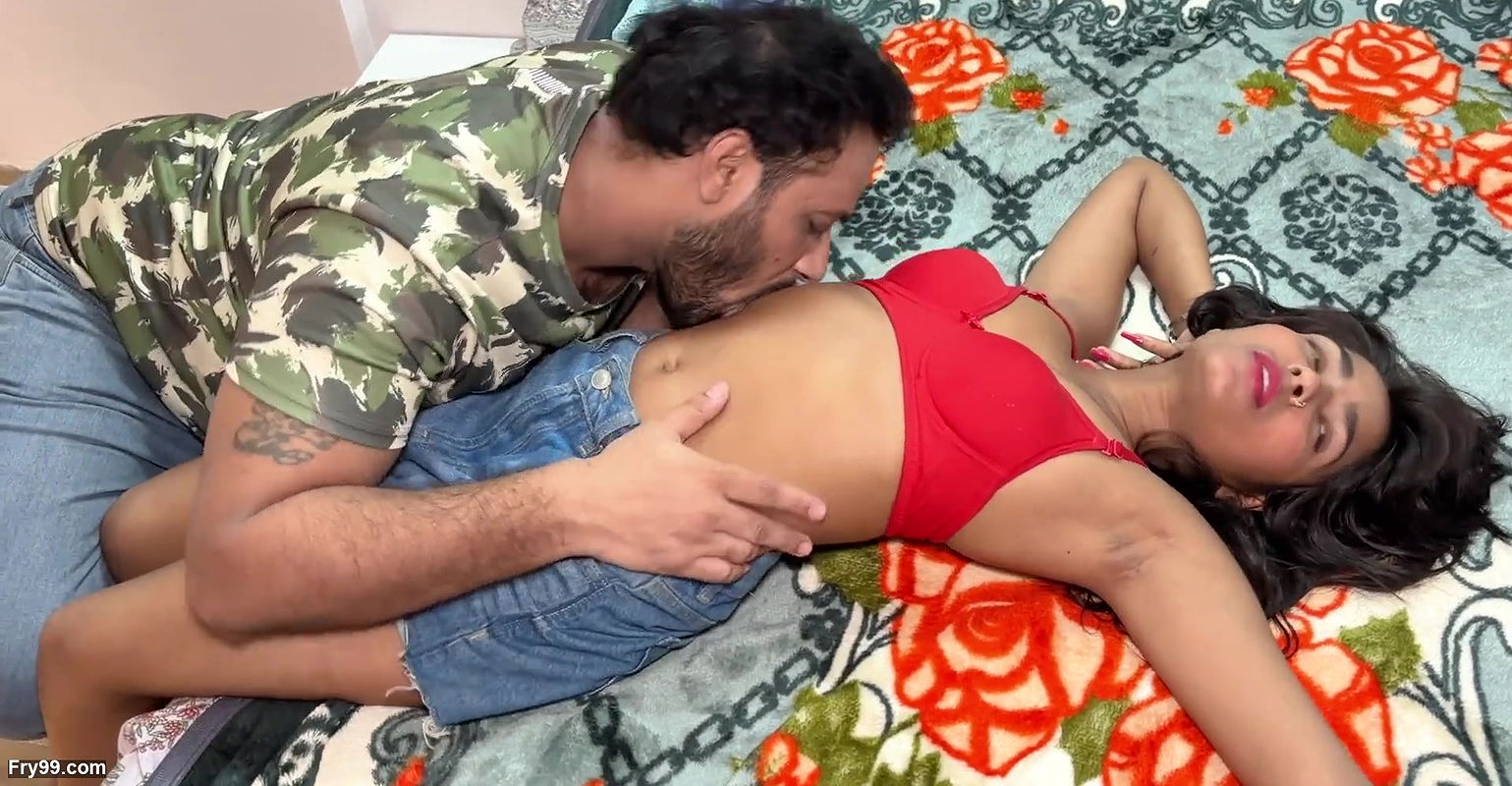 In front of her husband, the wife called her boyfriend at home