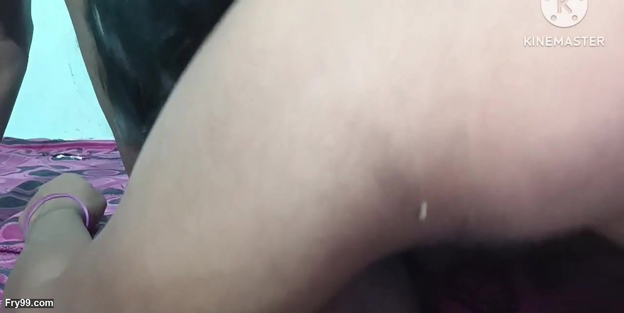 Hot aunty faking with boy friend