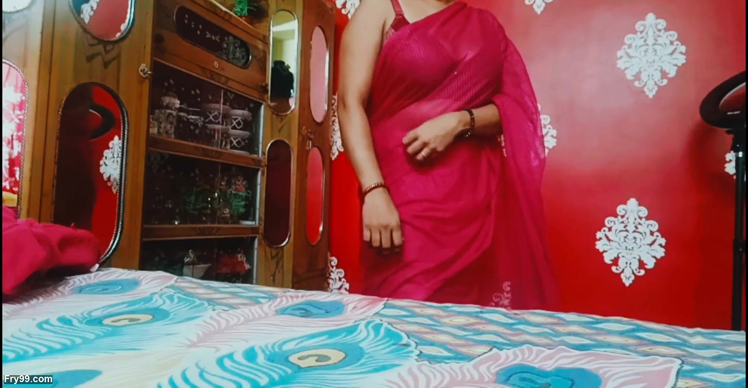 Horny Indian Housewife Lavisha Fingers Her Tight Desi Pussy, Solo MILF Moaning in Homemade Video