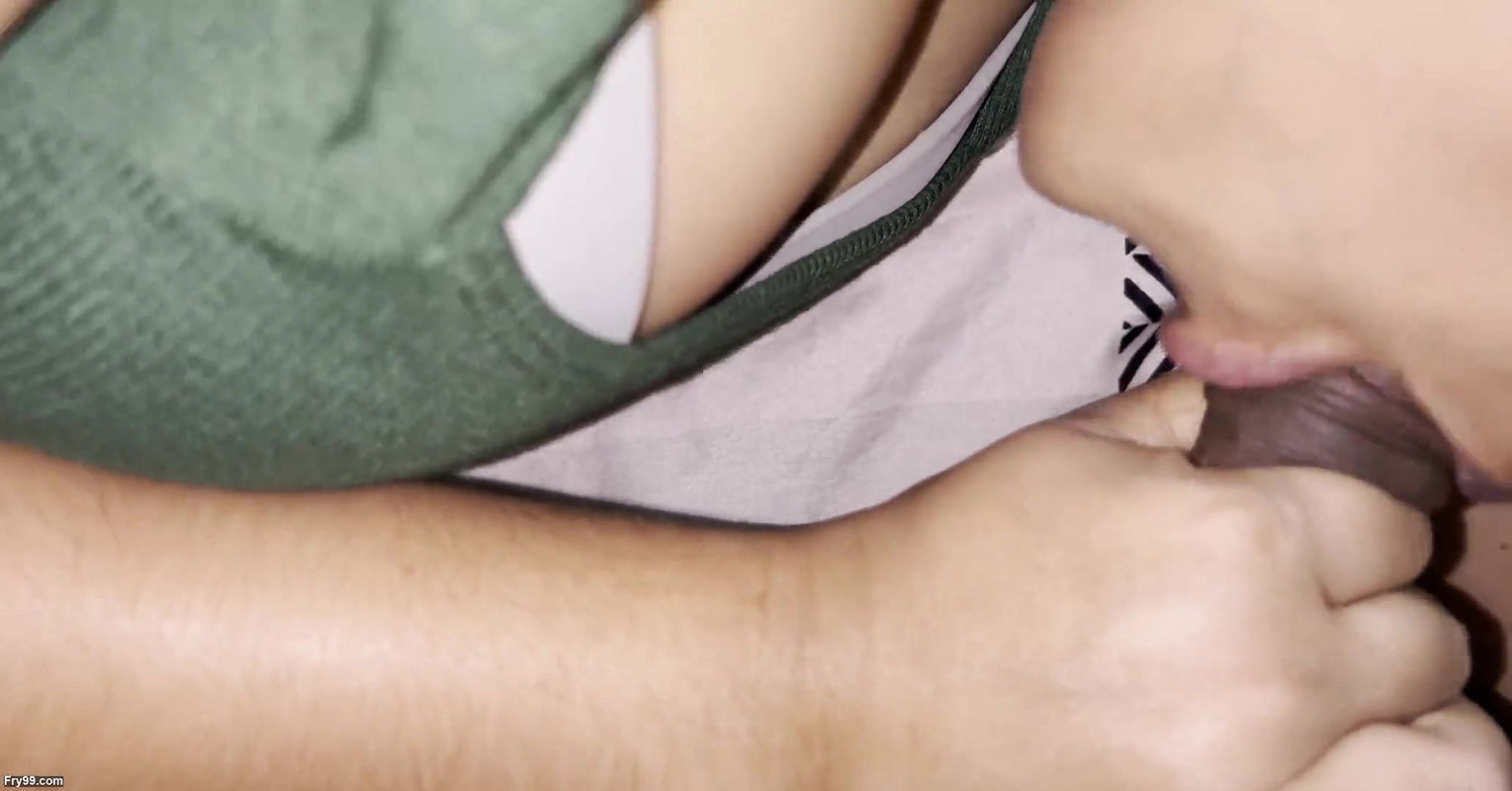 Desi village ki bhabhi apni mein veer ko maz karte hum akele mein husband ke jaane ke baad