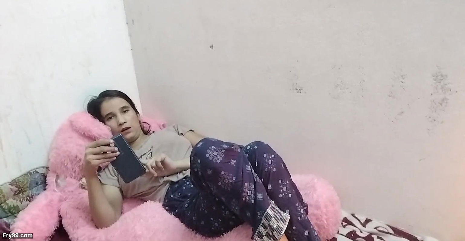 COLLEGE GIRL NE AAPNE BOYFRIEND KO VIDEO CALL PE DIKHAYA