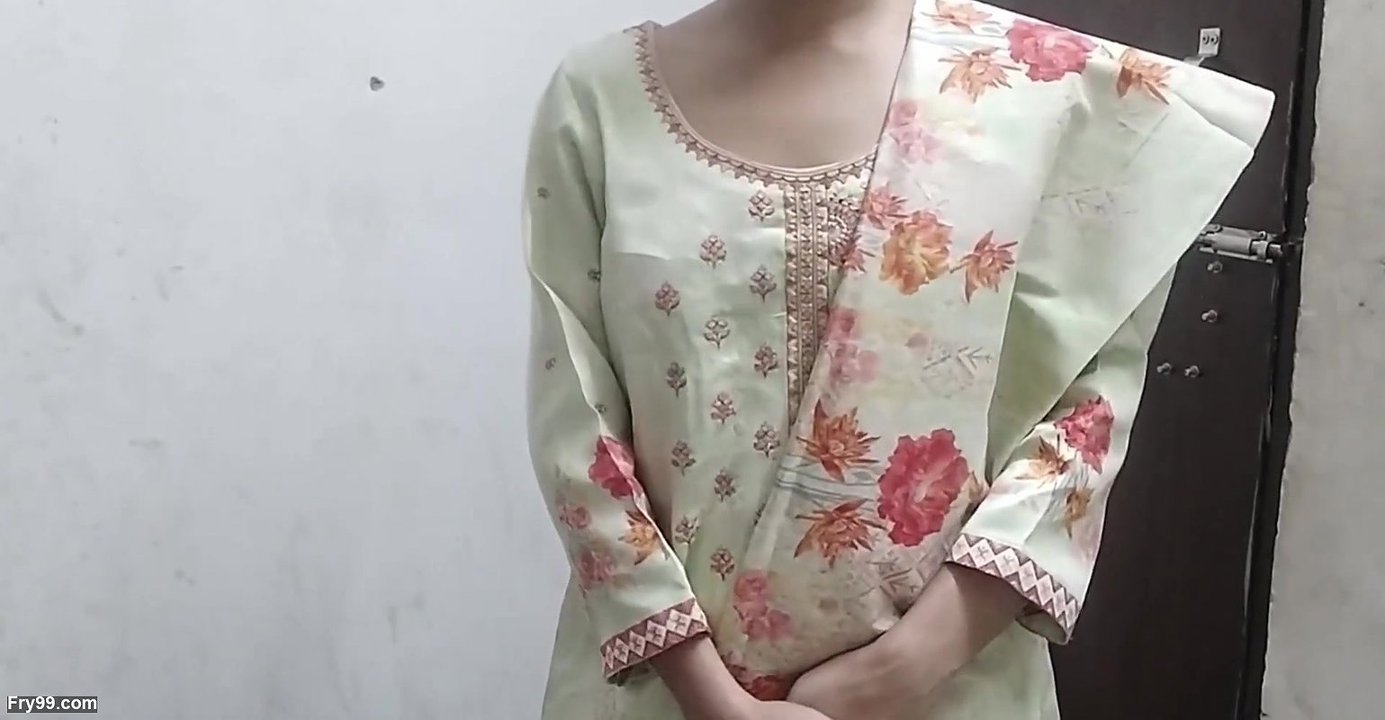 College girl ka bathroom MMS video viral