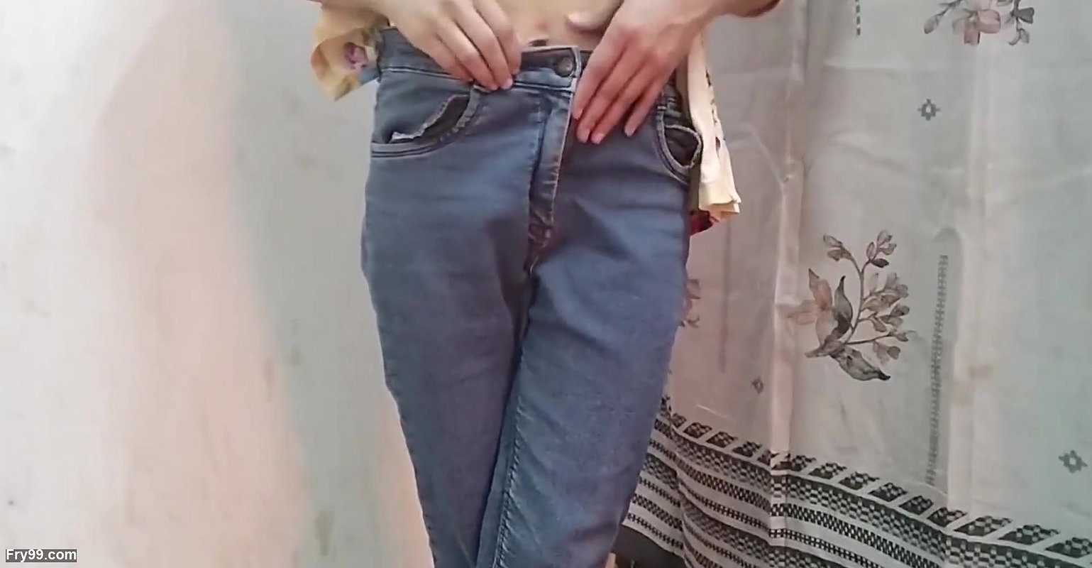 Chachi ko hot kpada pahana kar jabar dasti choda