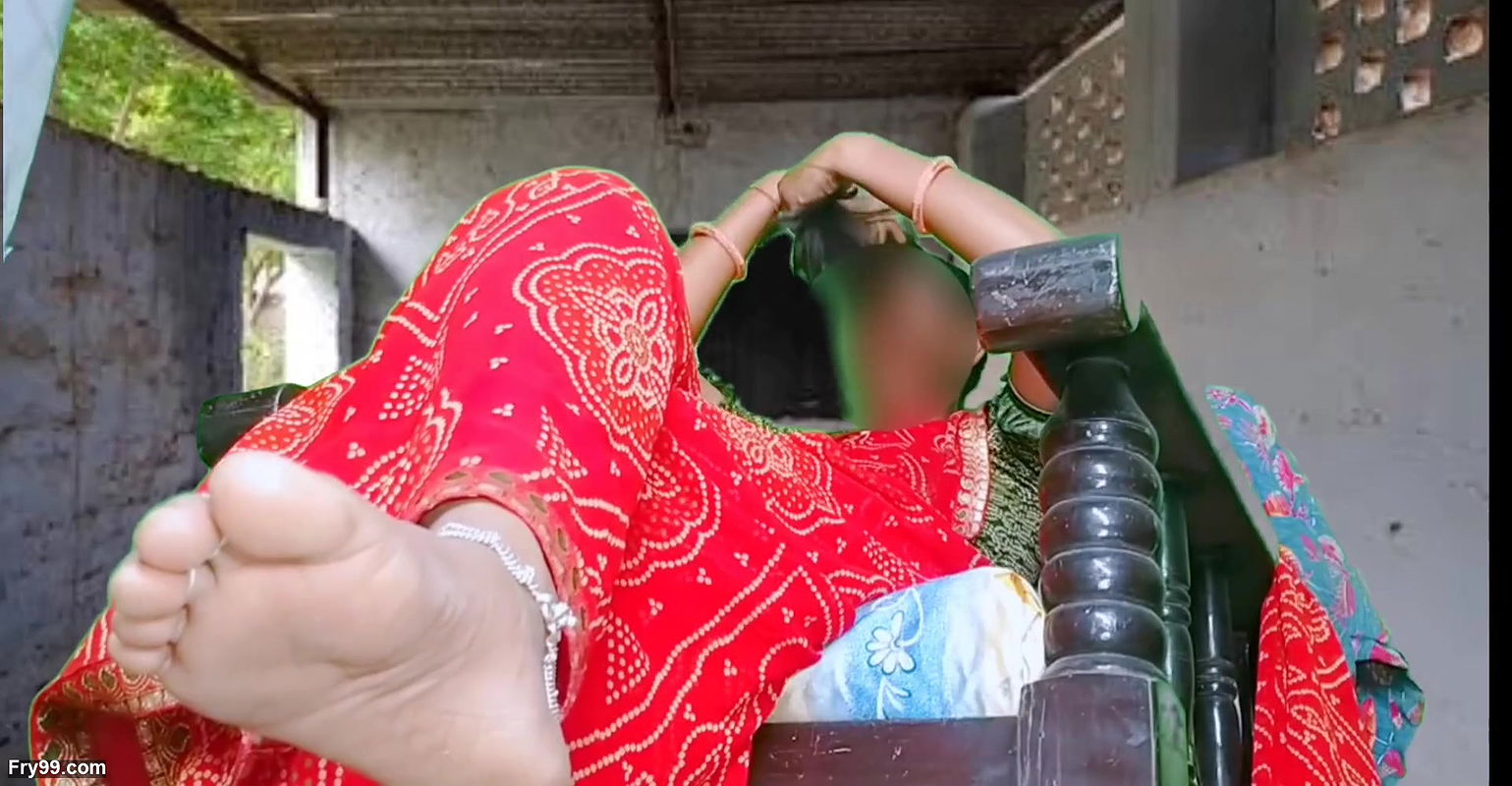 18 years boy fucking 25yrs girl at outdoor! Desi love sex.18yrs handsome boy fucking his beautiful girlfriend at forest