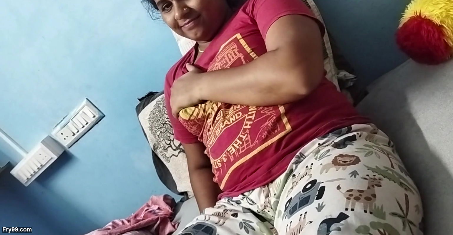 Mallu girl vaishnavy foot job and hand job with pennis kiss and boobs show