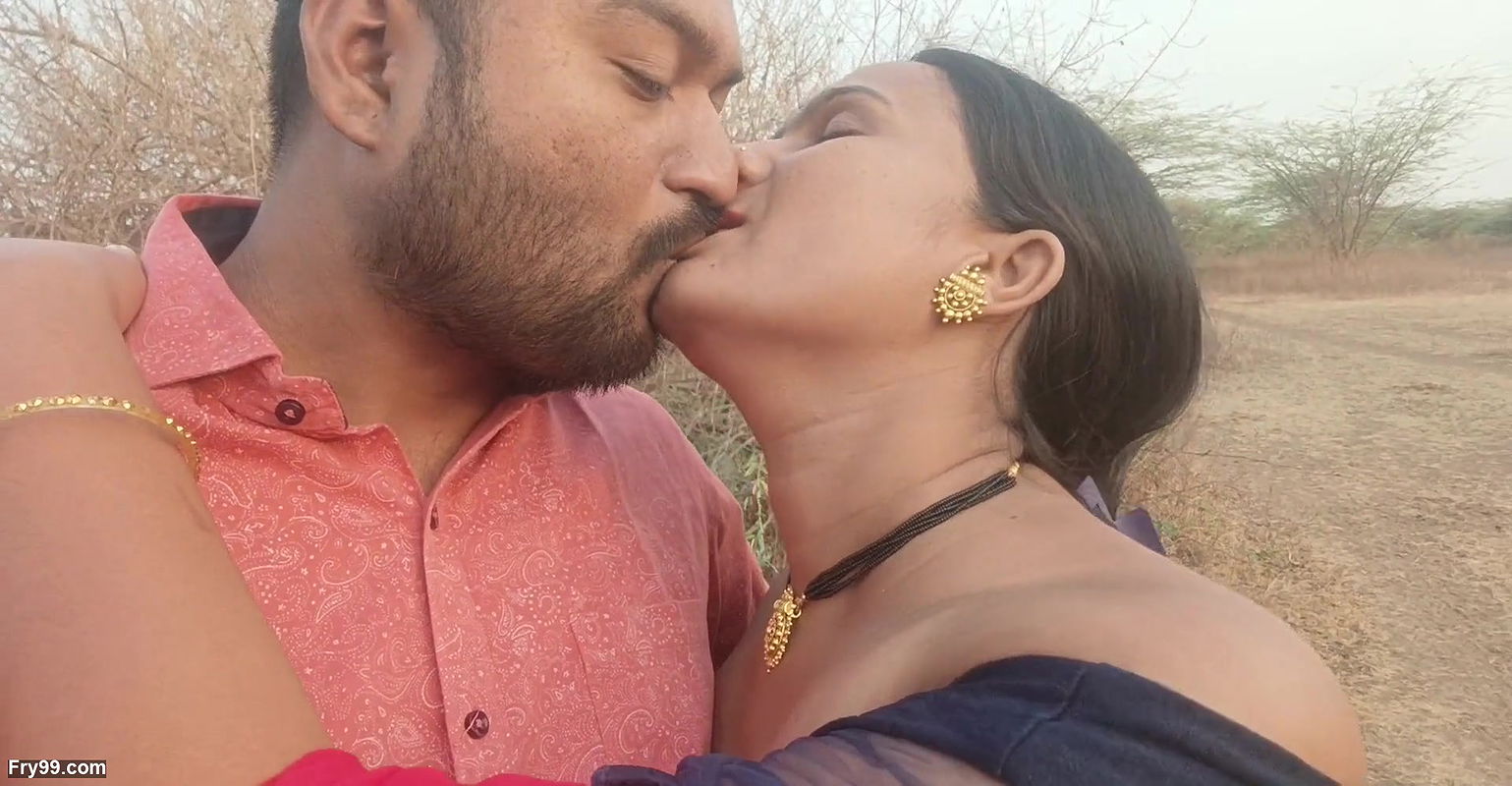 Desi indian Marathi kavita and Tatya boyfriend enjoying romantic fuck in jungle