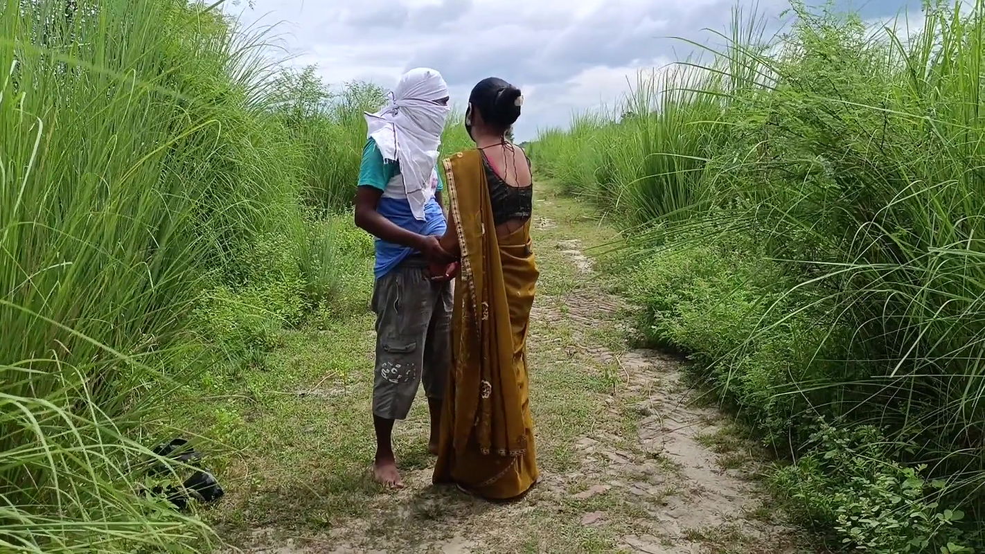 Stepbrother Took Stepsister to the Middle of the Canal and Her Very Well