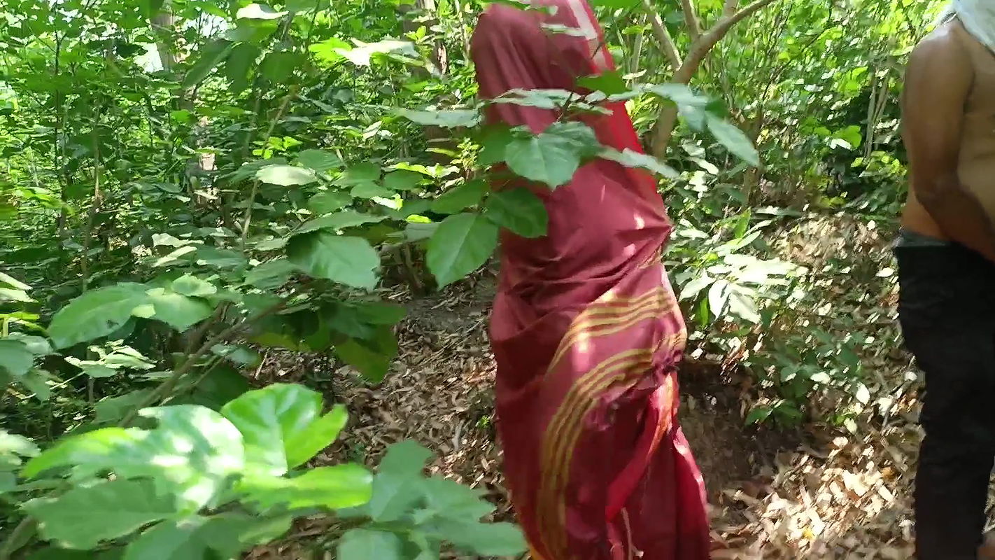 Sister-in-law Fucked in the Forest – Indian Hot Sex
