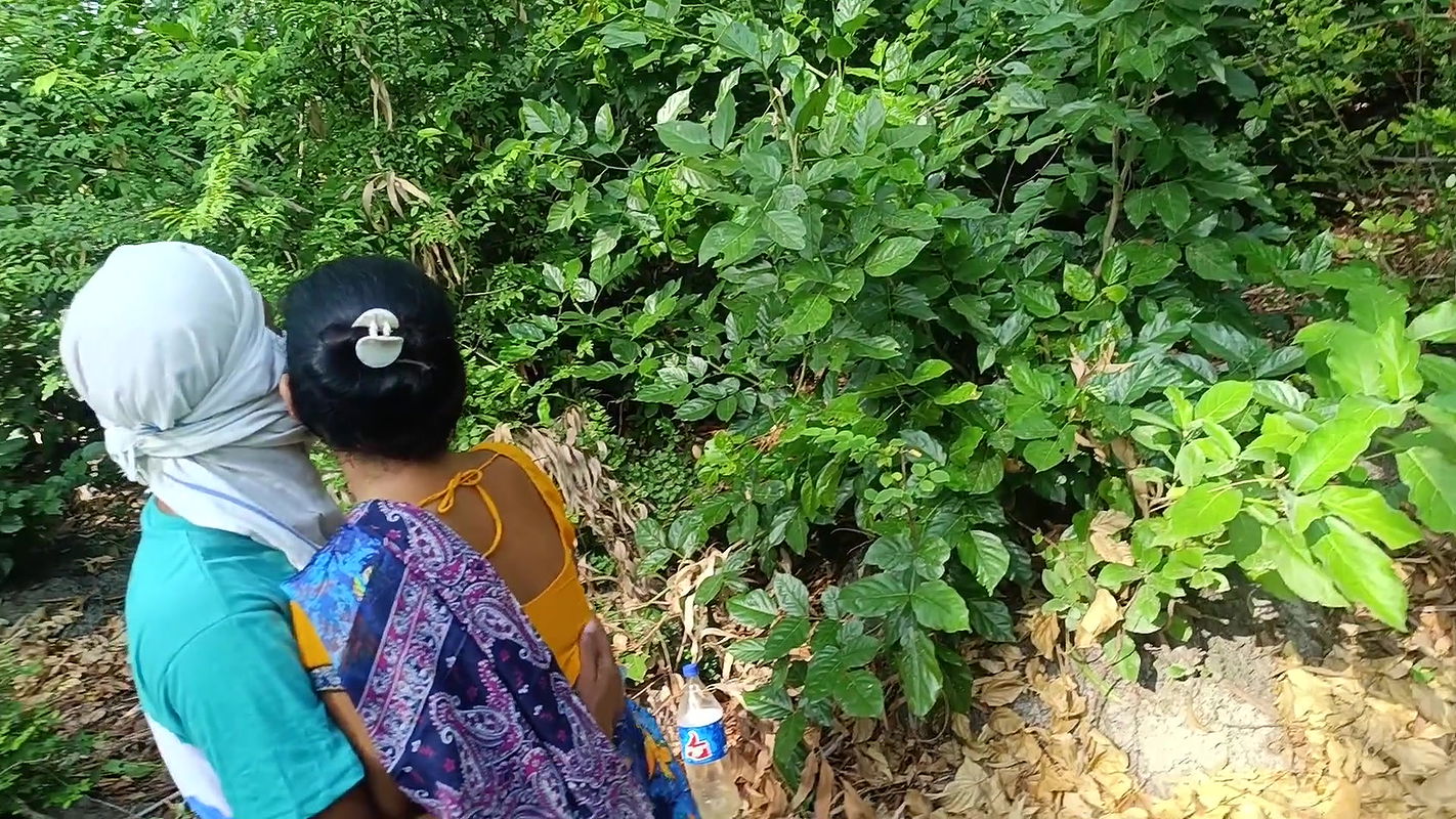 Brother-in-law Took Sister-in-law to the Jungle and Fucked Her a Lot