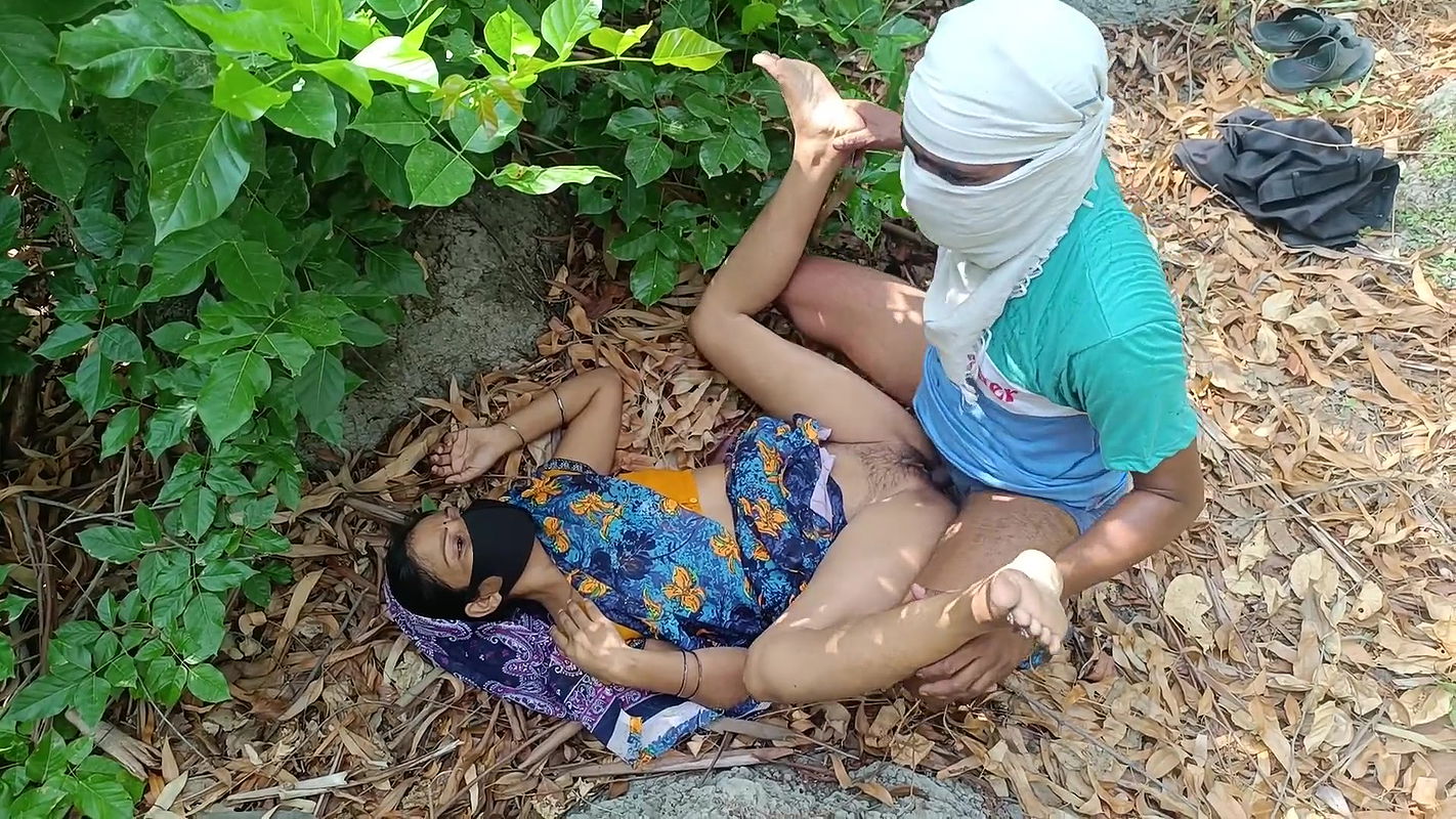 Brother-in-law Took Sister-in-law to the Jungle and Fucked Her a Lot