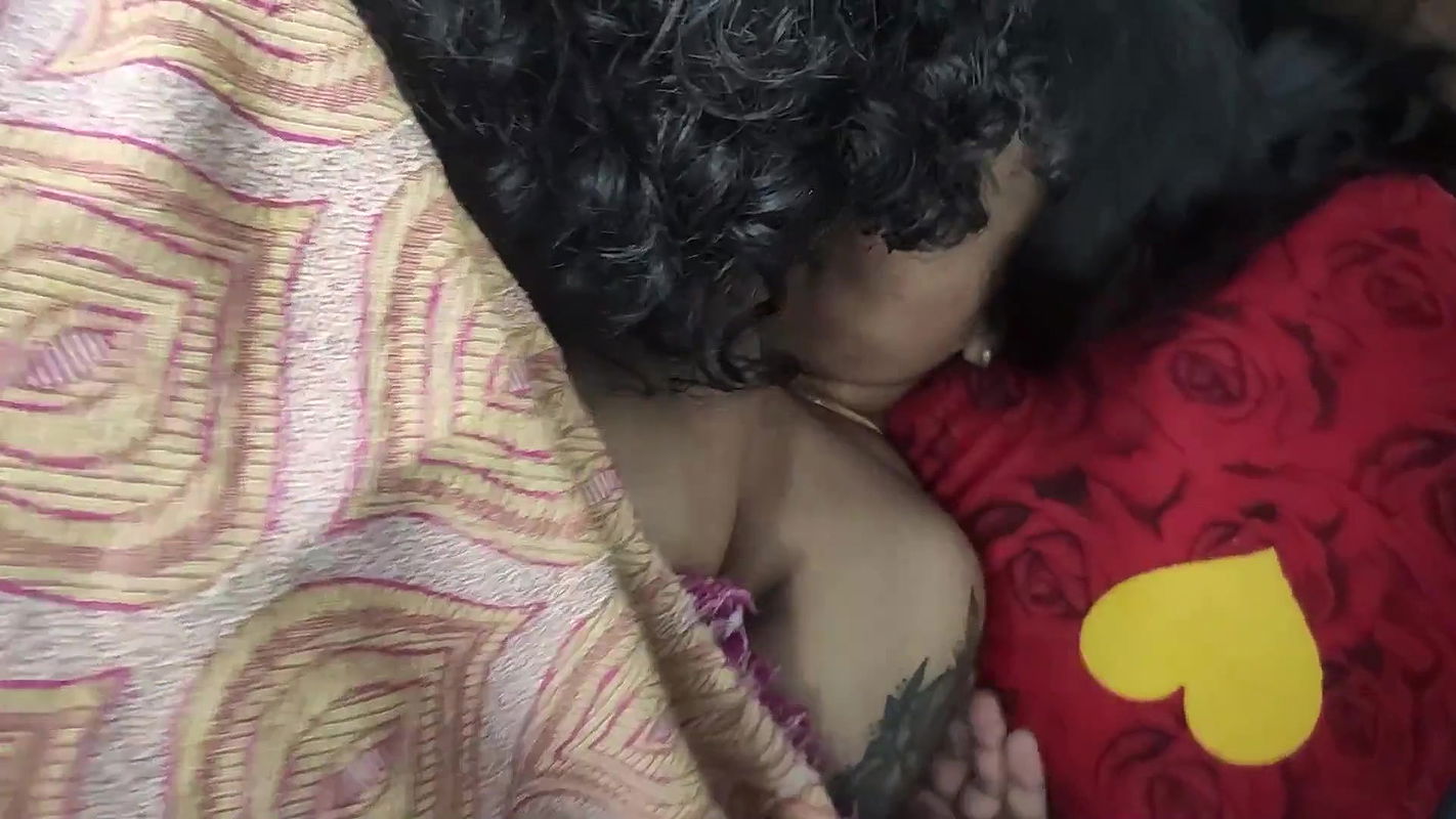 Mallu Desi Couple Hot Fuck Under Bedsheet in Bedroom  Malayali Couple Hot Romantic Fuck in Bedroom Under the Bedshee6t