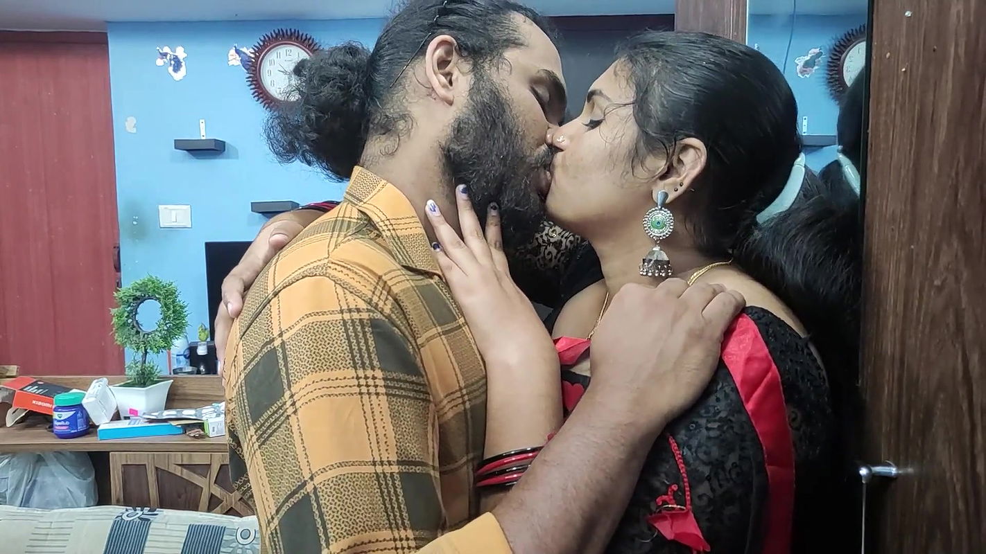 Mallu Couple Hot Fuck in Saree  Saree Removal and Hot Fuck  Navel Lick  Blow Job  Pussy Lick and Hot Fuck in Saree  Mallu Couple