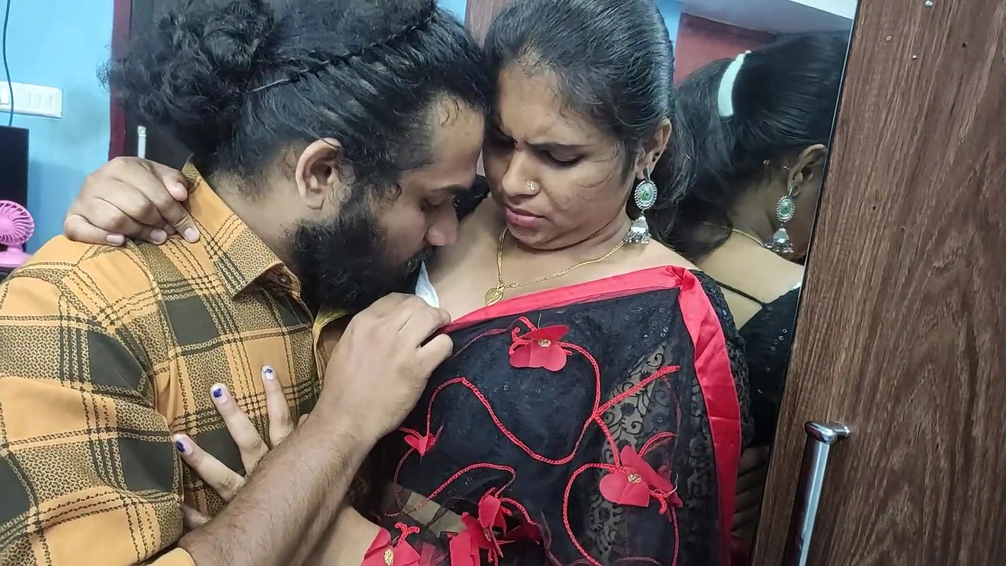 Mallu Couple Hot Fuck in Saree  Saree Removal and Hot Fuck  Navel Lick  Blow Job  Pussy Lick and Hot Fuck in Saree  Mallu Couple