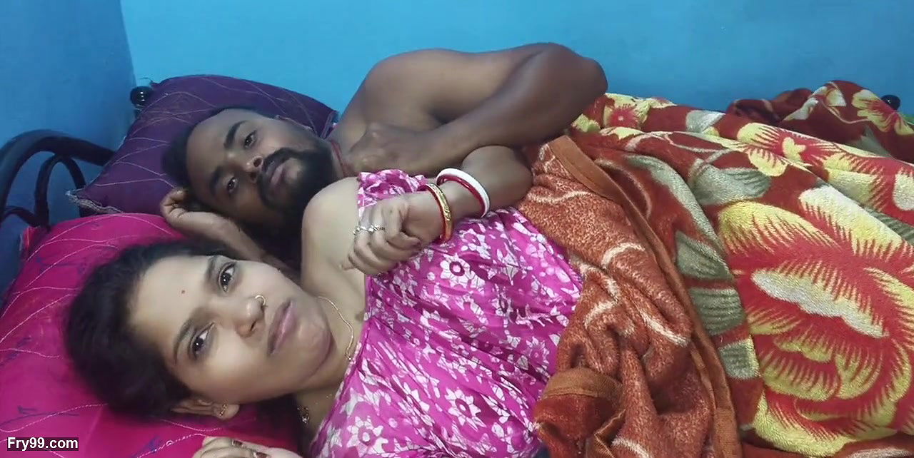 Ten 18 years My Desi indian girlfriend fuck me. Dress remove and big boob press