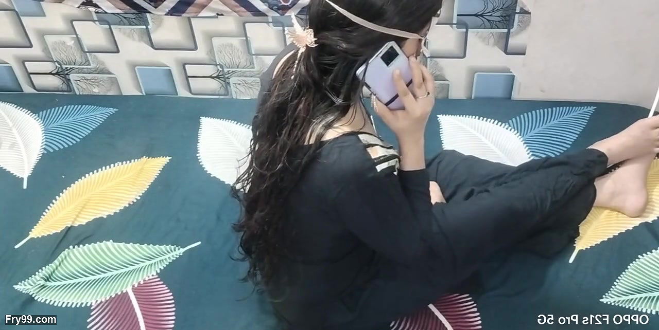 Hasband ko office jane ke bad boyfriend ko bula kar chudi