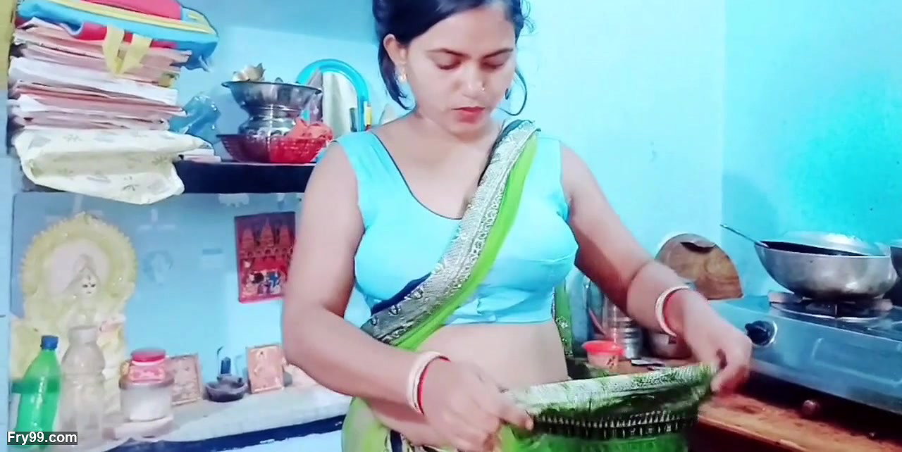Desi Village girl outdoor first time video