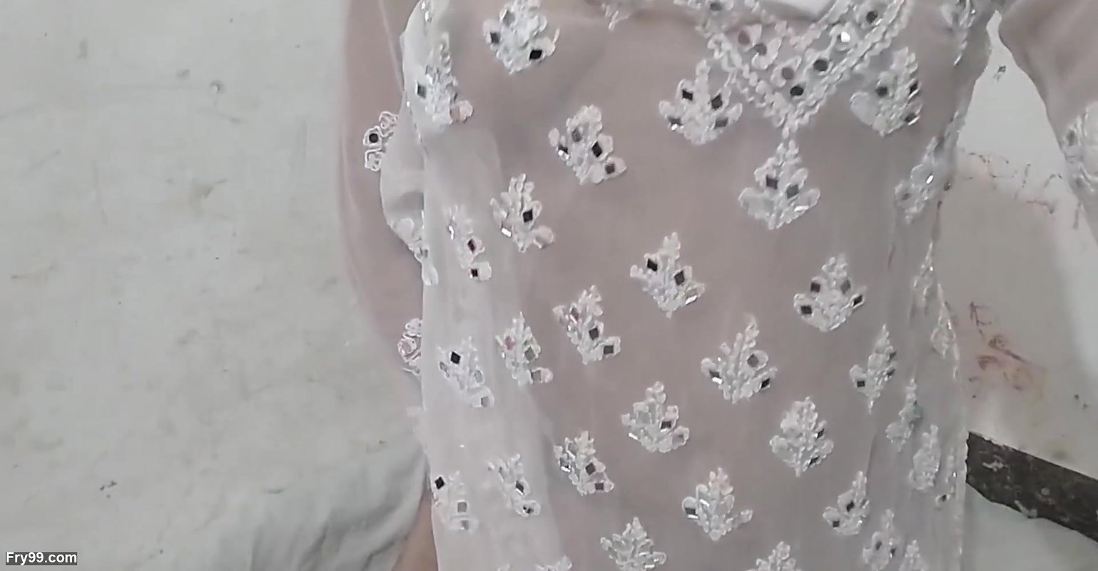 X videos dikha kar step sister ko paise dekar jabar dasti pela