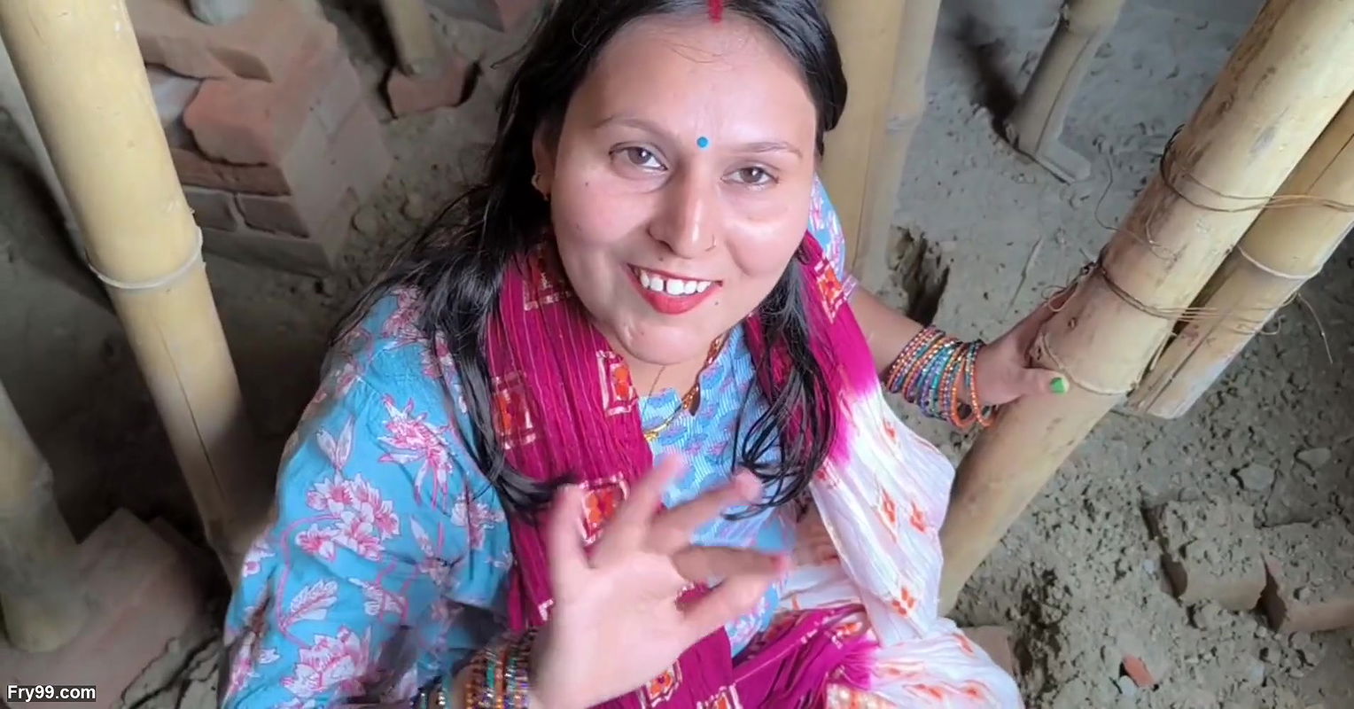 Women labour fuck with labour contractor