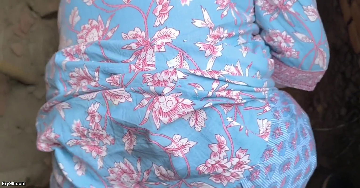 Women labour fuck with labour contractor