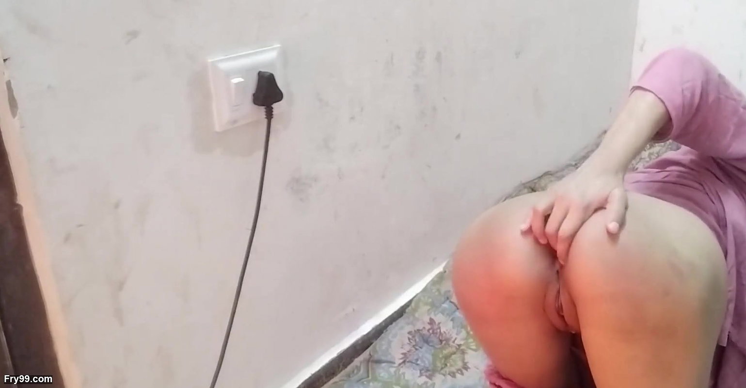 Village girl ko paise dekar jabar dasti pela