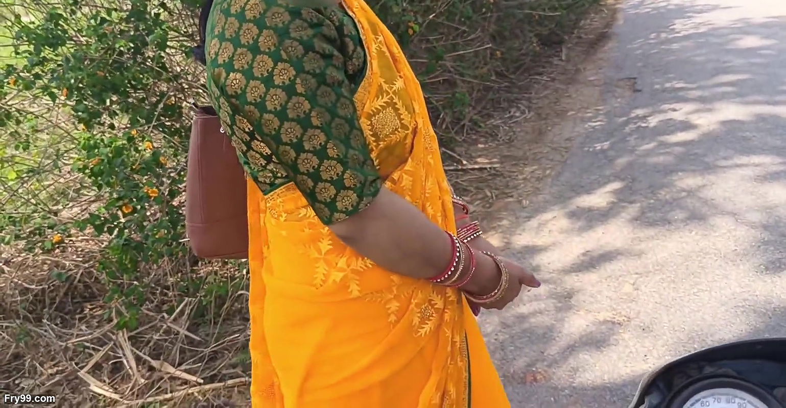 Tanya Bhabhi was left by a stranger on the way