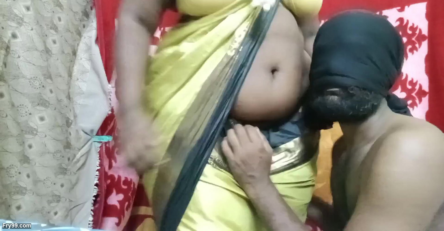 tamil divorced bhabhi sexy wife beautiful navel licking and kissing painless sex with second husband