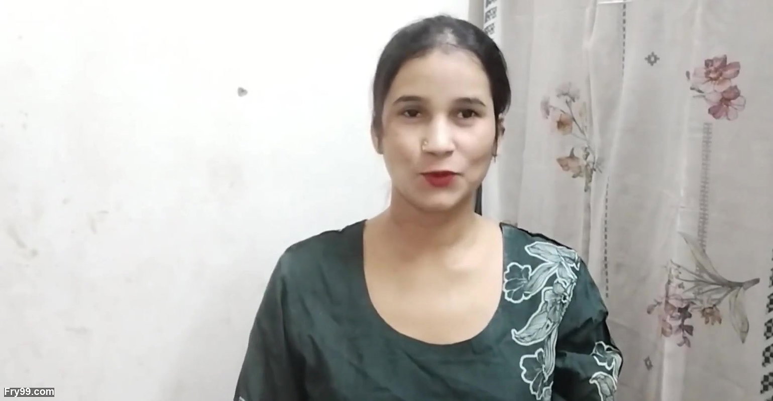 Step sister ko new dress dilwa kar jabar dasti pel diya