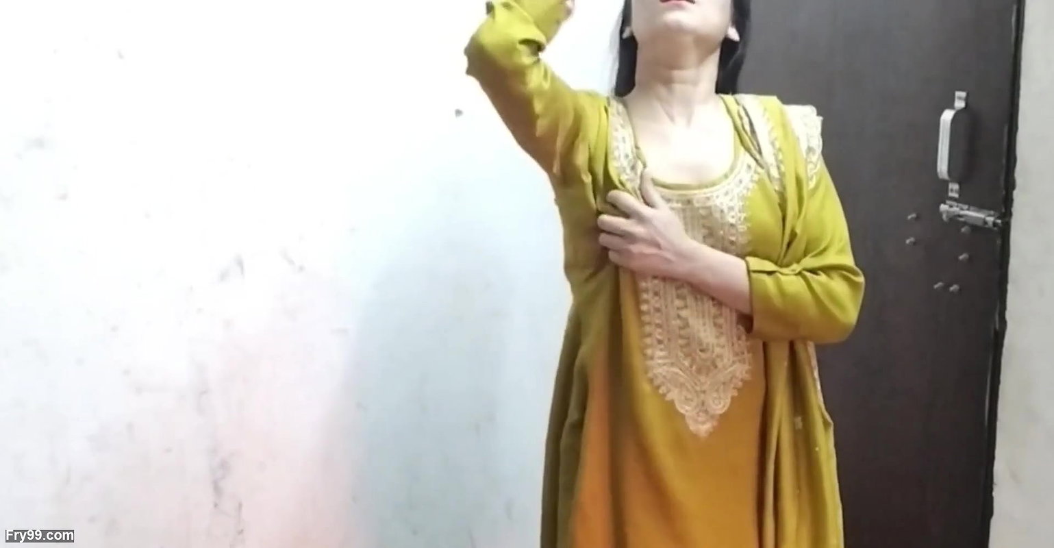 Step daughter ko ghar me ghus kar chod diya