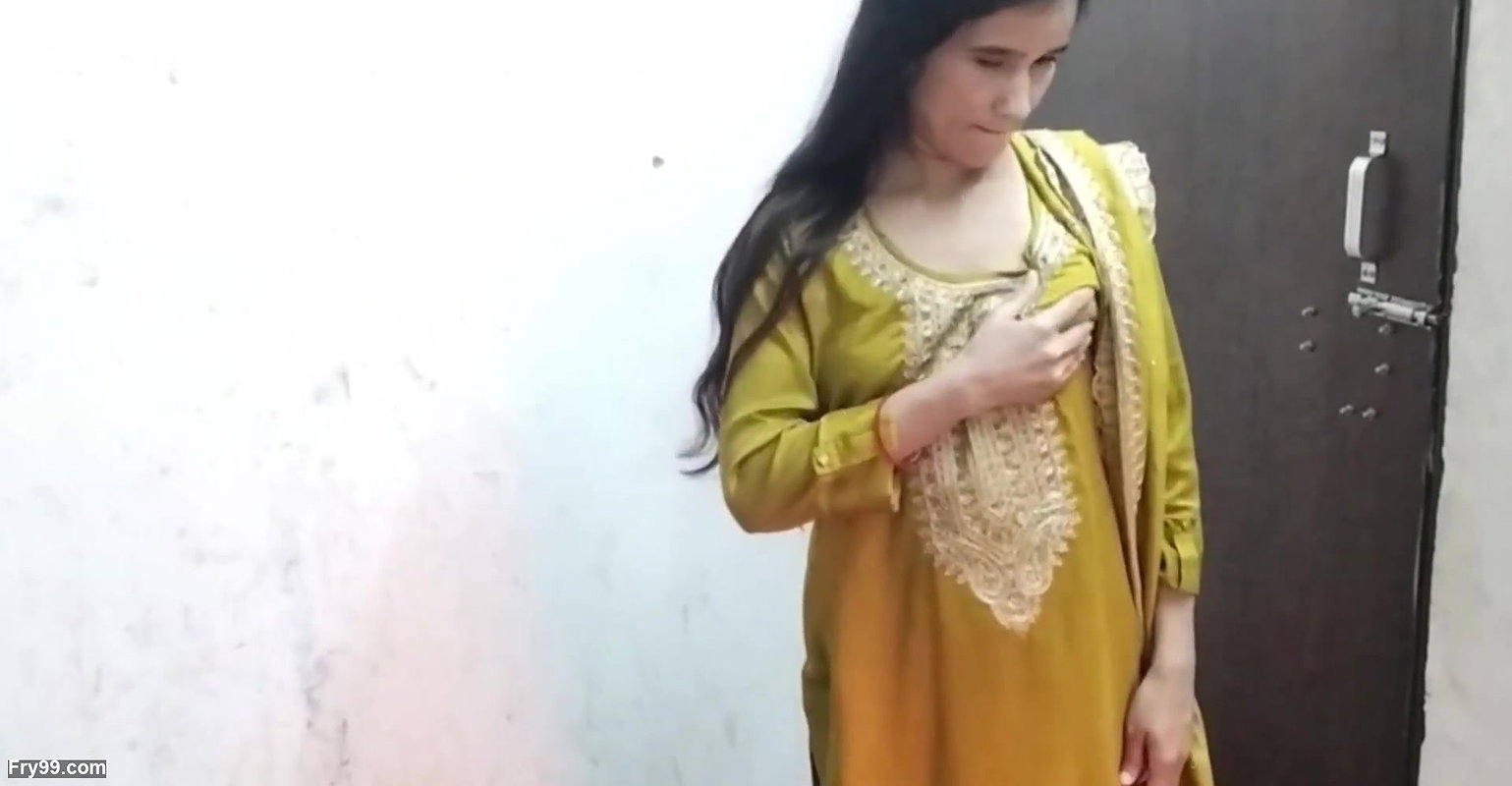 Step daughter ko ghar me ghus kar chod diya