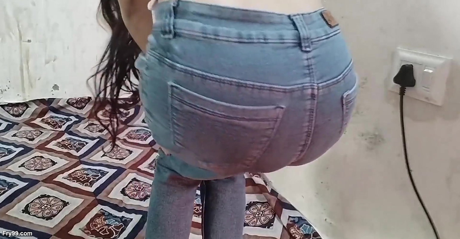 Step brother ne muze paise dekar jabar dasti pela