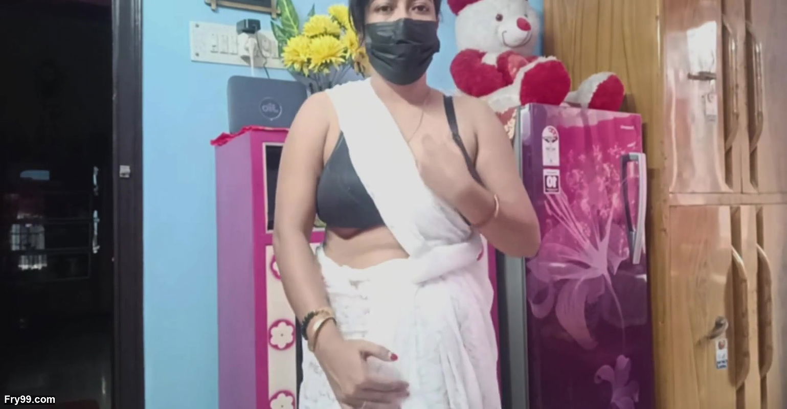 Horny Indian Aunty with Big Tits Changes Saree and Plays with Hairy Pussy, Mature Mom Fantasy