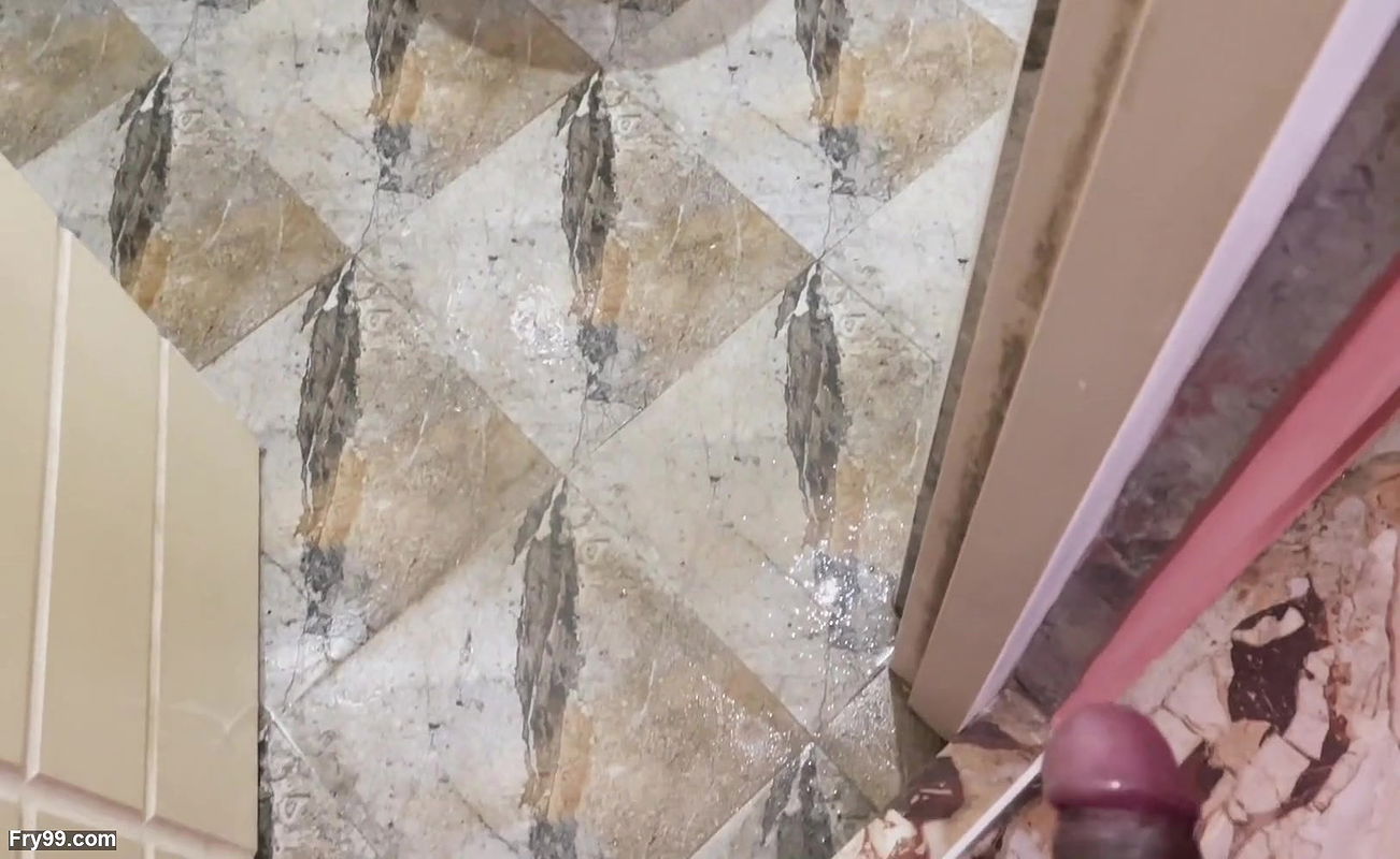 FIRST TIME SECRETLY CAUGHT MUMBAI STEPSISTER BATHING