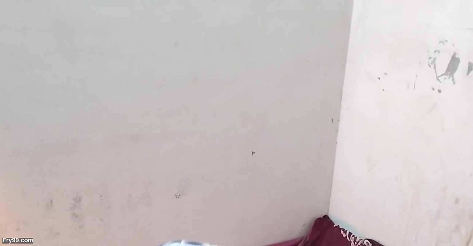 Desi school girl ko ghar me jabar dasti pela