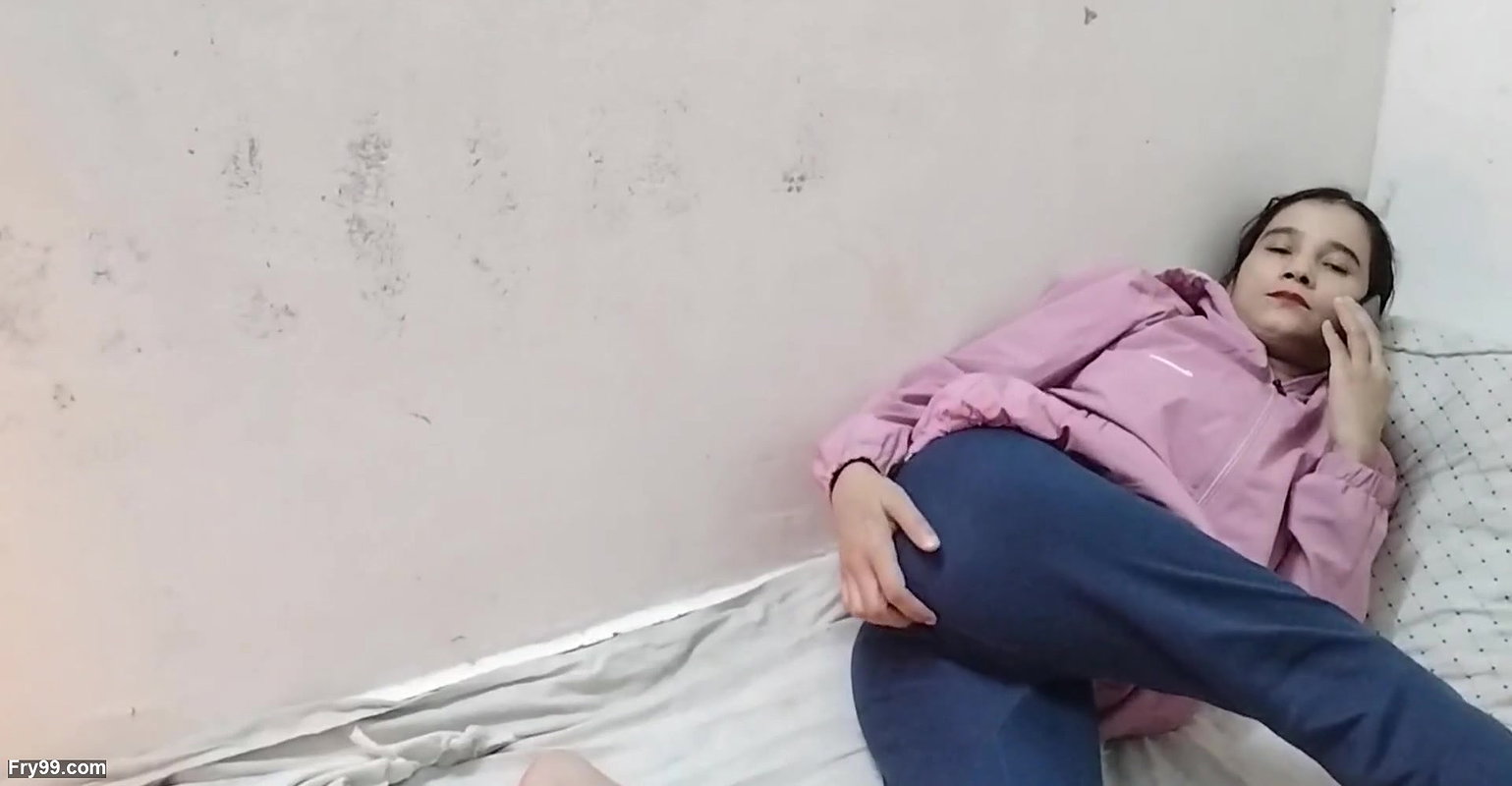 Desi gaao ki larki ko chod kar bur faad diya